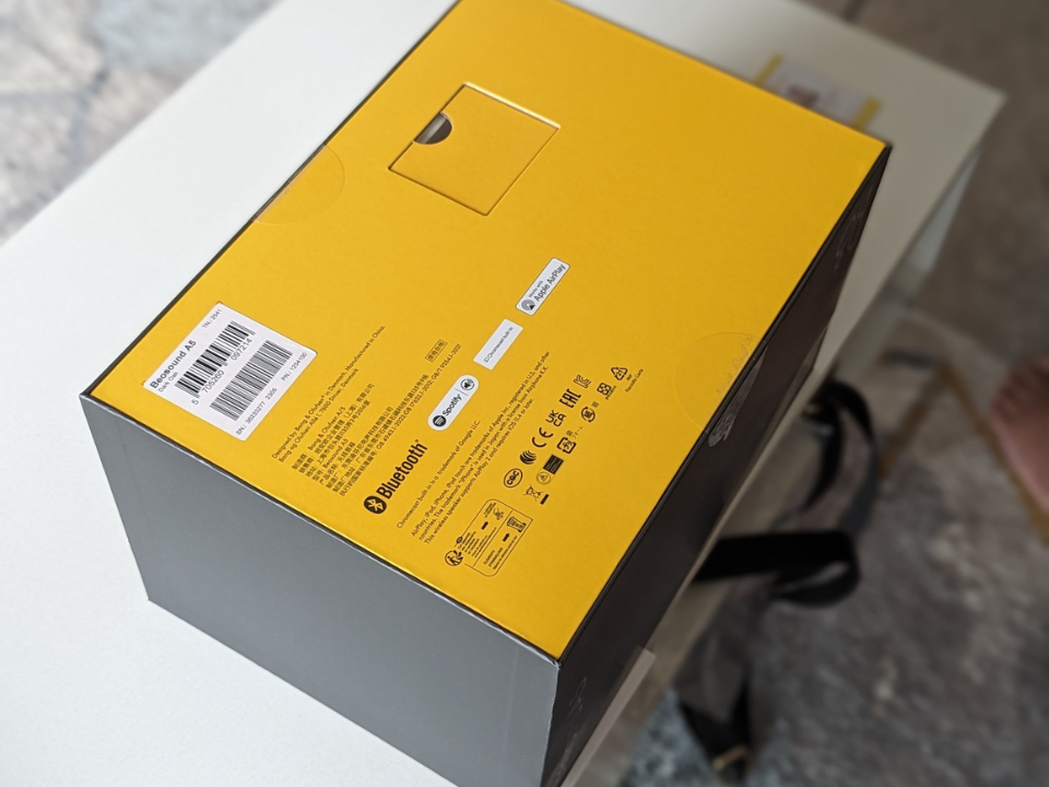 Cận cảnh Loa B&O Beosound A5 Dark Oak (Xách Tay) tại Piano House